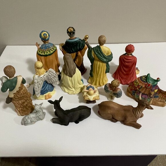 13 Piece Christmas Holiday Holy Nativity Set Ceramic Porcelain - Picture 7 of 11